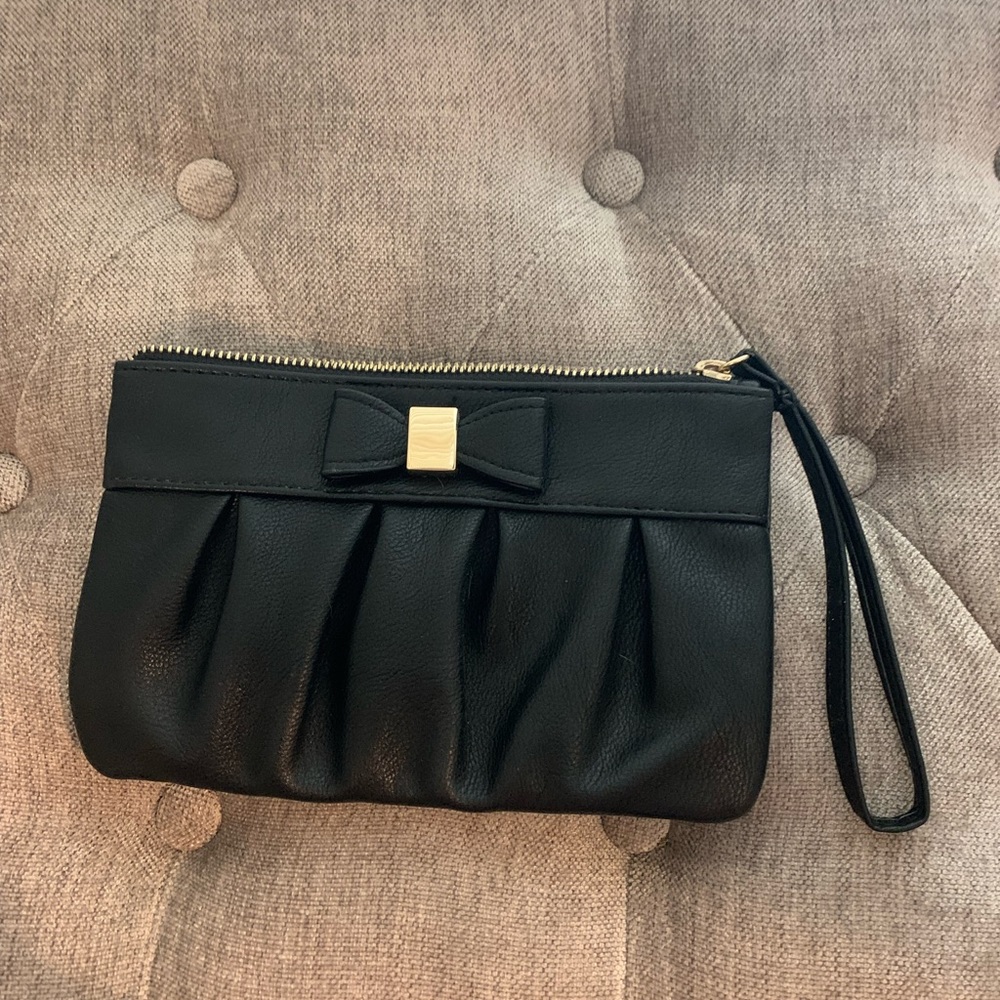 Black and gold tote bag